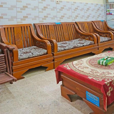 Putih Mulia Homestay Syariah Lumajang Exteriör bild