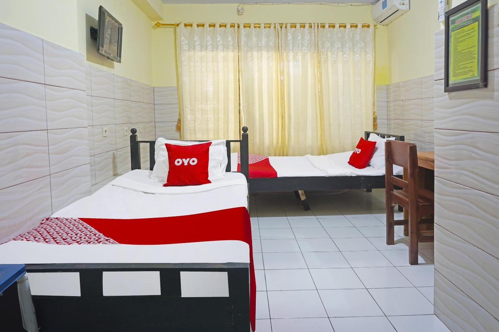 Putih Mulia Homestay Syariah Lumajang Exteriör bild